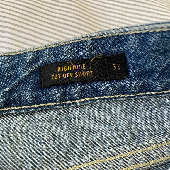 LEE High Rise Cut Off Denim Far Out Embroidered edge Raw Hem Shorts NWT, size 32 - Picture 6 of 7